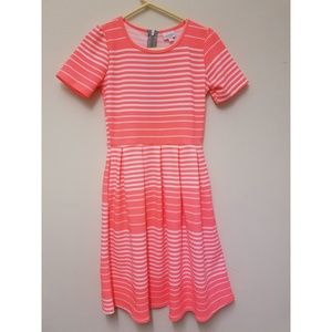 LulaRoe Amelia Hot Pink Short Sleeve Dress w/zip